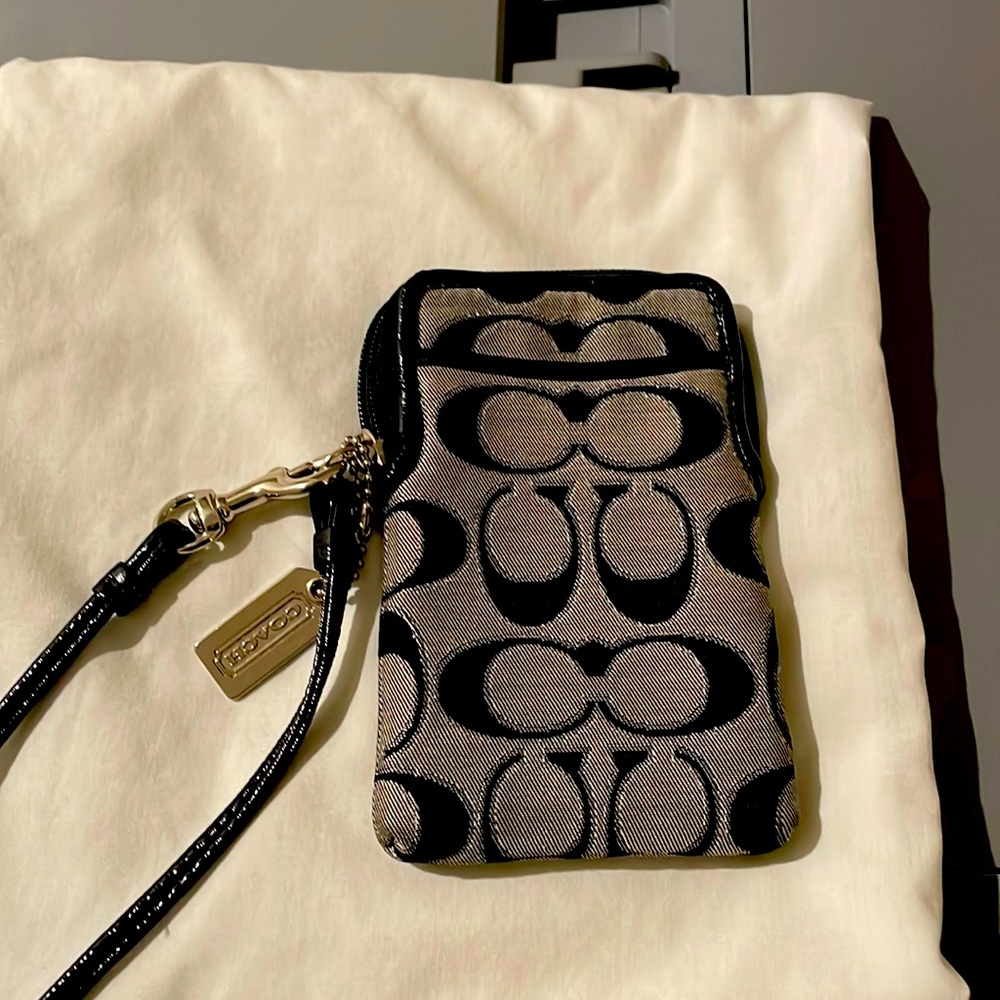 Coach wristlet new without tags